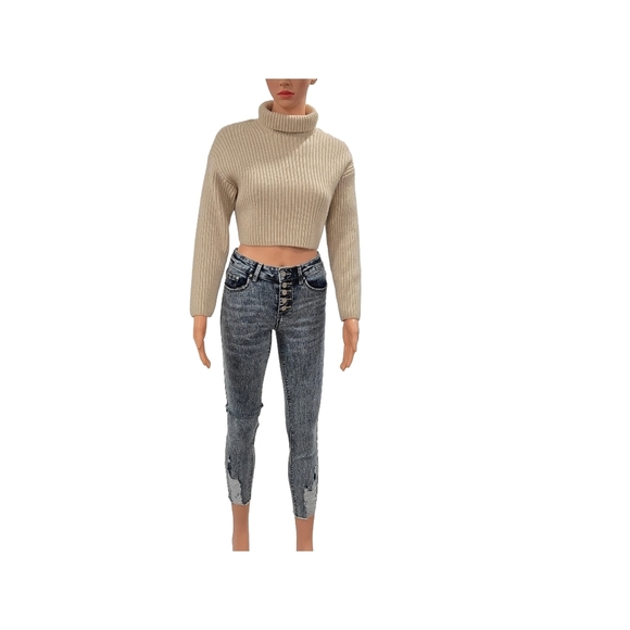 Cream Ribbed Turtleneck Crop Sweater - Never Worn - Picture 6 of 9